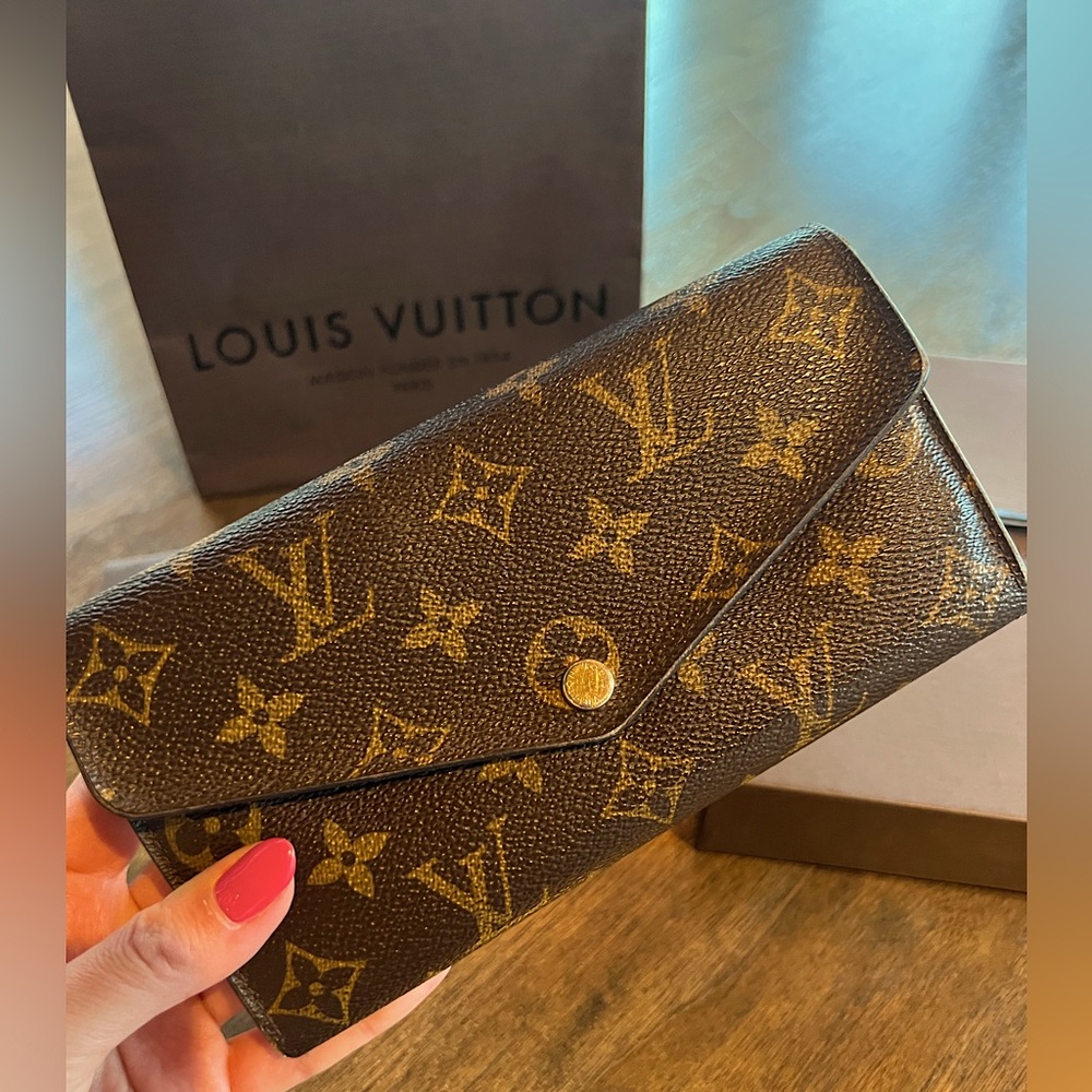 Louis Vuitton Sarah wallet